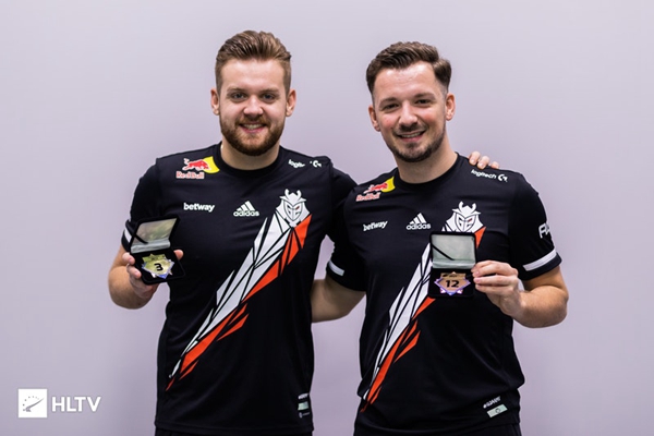 目前T1以7-1位列LCK联赛榜首，GEN和LSB都是6-2 Oner也以600点的POG点数来到排行榜第一名